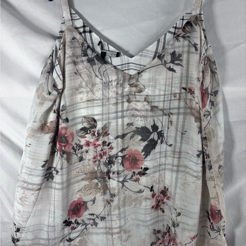 White House Black Market Pink Floral Camisole reversible‎